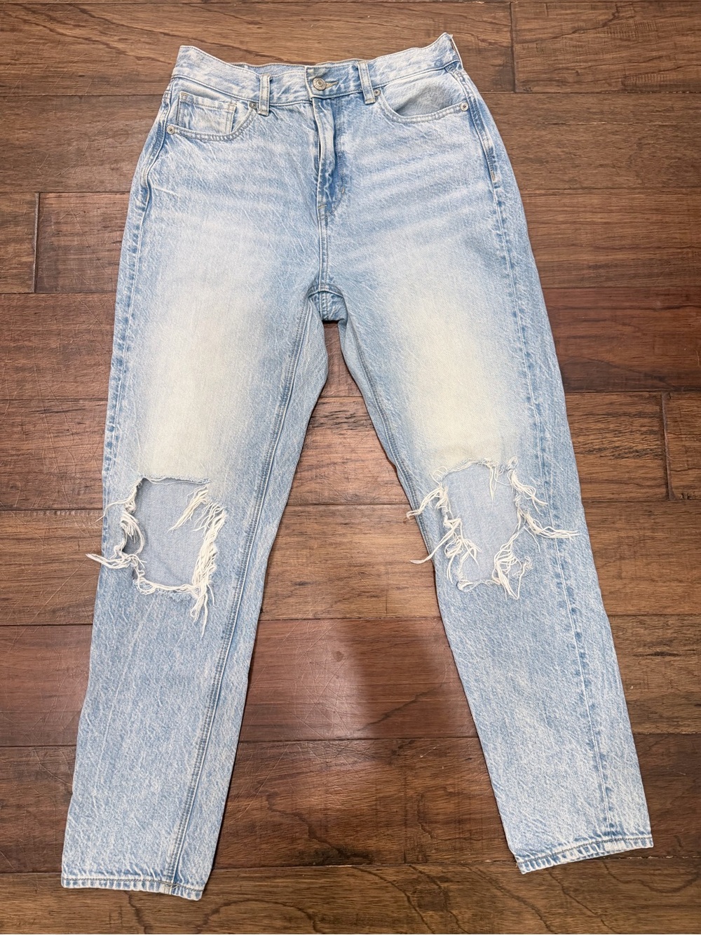 American Eagle Mom Jeans 2 High Rise Distressed Ripped Light Wash 100% Cotton